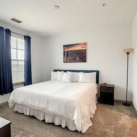 King Bed And Close To Disney